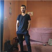 Profesor de Filosofía ofrece apoyo escolar y académico a personas e todas las edades